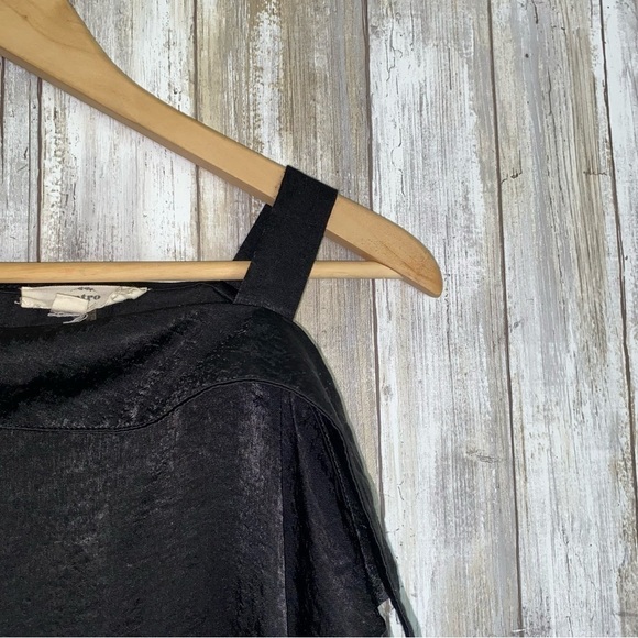 Entro Black Strap Open Shoulder Blouse - Picture 2 of 6
